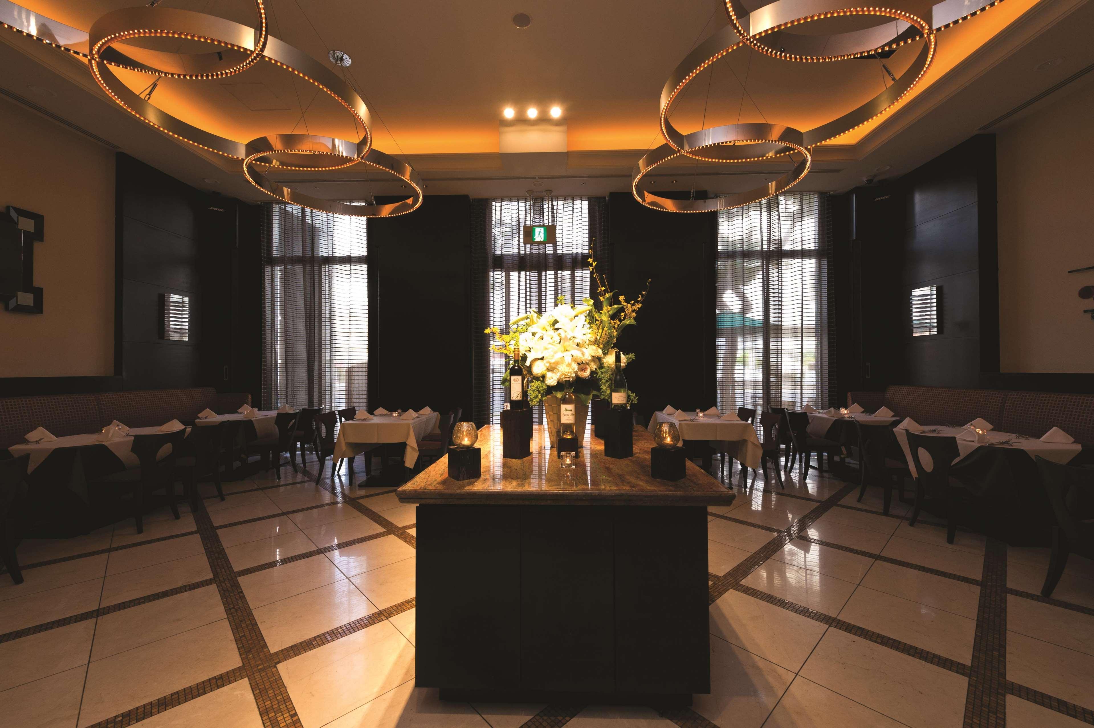 Готель Doubletree By Hilton Наха Екстер'єр фото