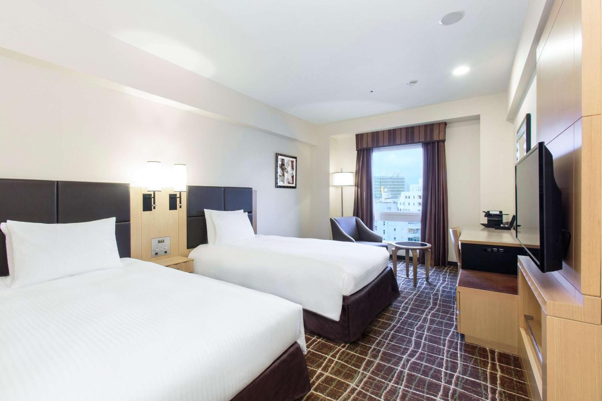 Готель Doubletree By Hilton Наха Екстер'єр фото