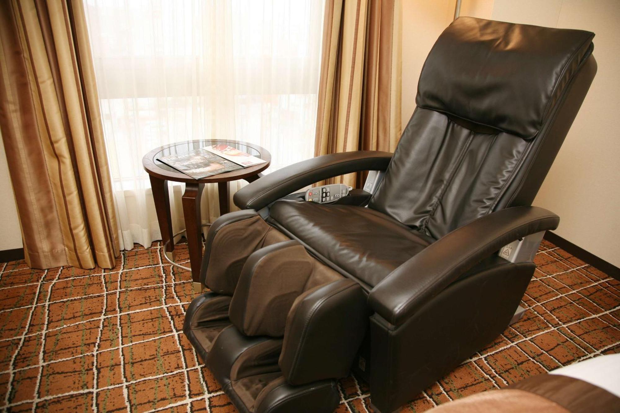 Готель Doubletree By Hilton Наха Екстер'єр фото